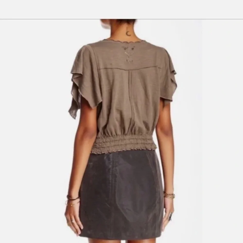 NWT Free People Women's Olive Green Ruffle Sleeve Top Size M - Picture 3 of 5